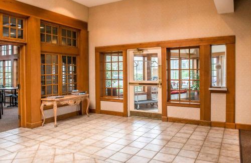 Oakdale Hotel | Quality Inn Pittsburgh Airport