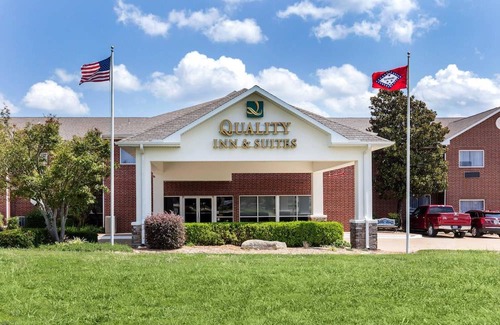 Mountain Home Hotel | Quality Inn & Suites Mountain Home North