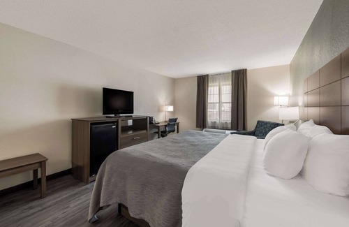 Airport Township Hotel | Quality Inn St. Louis Airport Hotel