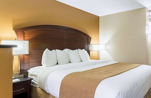 Arden Hills Hotel | Quality Inn & Suites Arden Hills - Saint Paul North