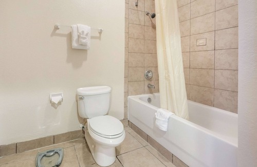 Winter Haven Hotel | Quality Inn & Suites Conference Center