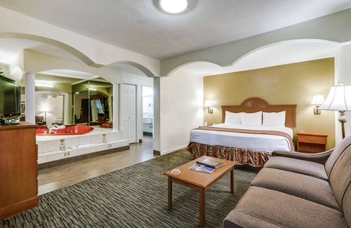 Old East Dallas Hotel | Quality Inn & Suites Dallas - Cityplace