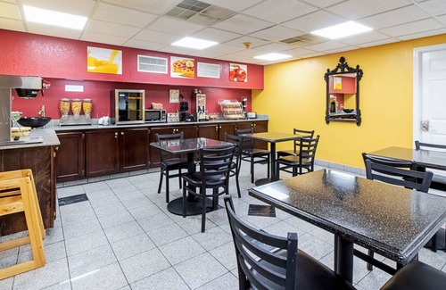 Dickson Hotel | Quality Inn & Suites