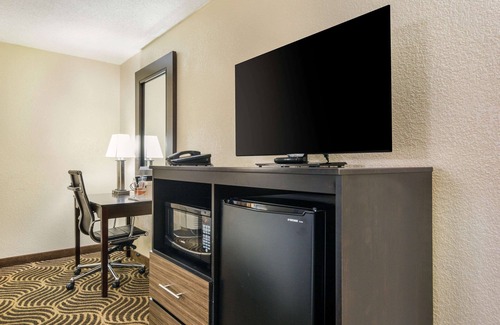 Florence Hotel | Quality Inn & Suites Florence - Cincinnati South