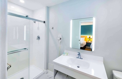 Summerside Hotel | Quality Inn & Suites Garden of the Gulf