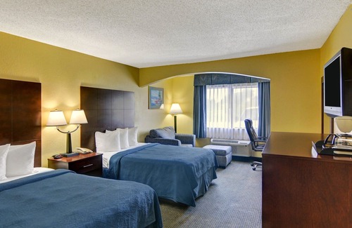 South Arlington Hotel | Quality Inn & Suites Grand Prairie South