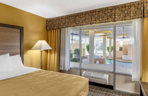 Greensboro Hotel | Quality Inn & Suites - Greensboro-High Point