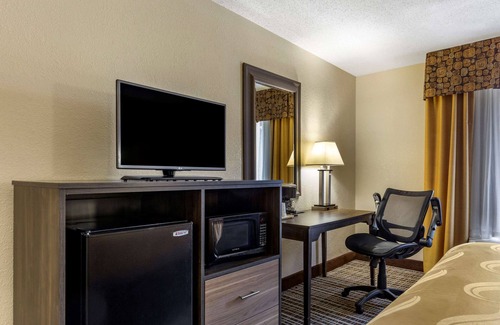 Greensboro Hotel | Quality Inn & Suites - Greensboro-High Point