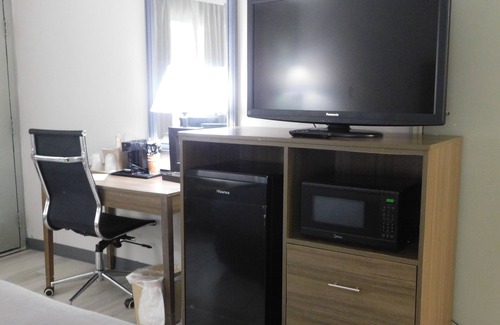 Winston - Salem Hotel | Quality Inn & Suites Hanes Mall