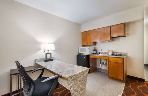 Huntsville Hotel | Quality Inn & Suites Huntsville Research Park Area