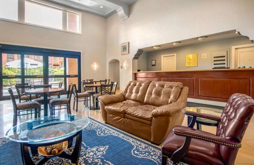 Southside Hotel | Quality Inn & Suites Jacksonville-Baymeadows