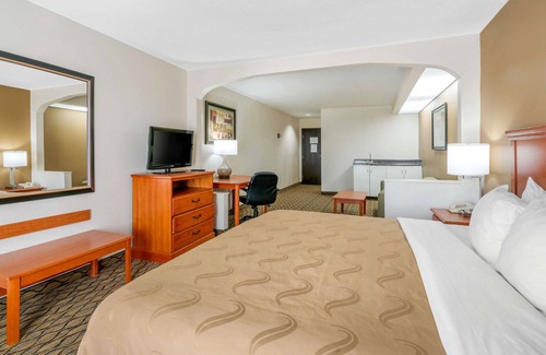 Jefferson City Hotel | Quality Inn & Suites Jefferson City
