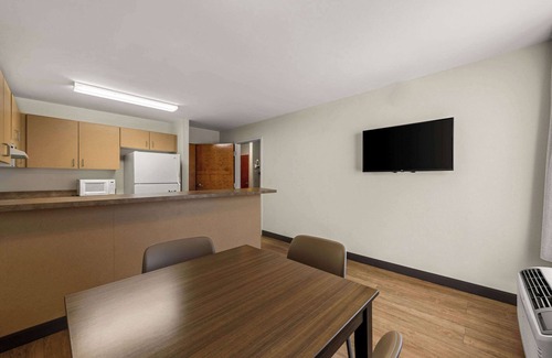 Stallings Hotel | Quality Inn & Suites Matthews - Charlotte
