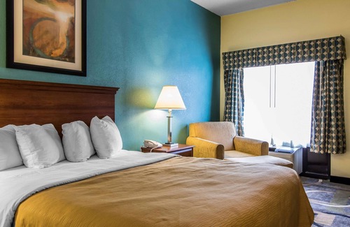 Ellendale Hotel | Quality Inn & Suites Memphis East
