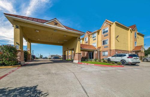 Mesquite Hotel | Quality Inn & Suites North Mesquite I-30