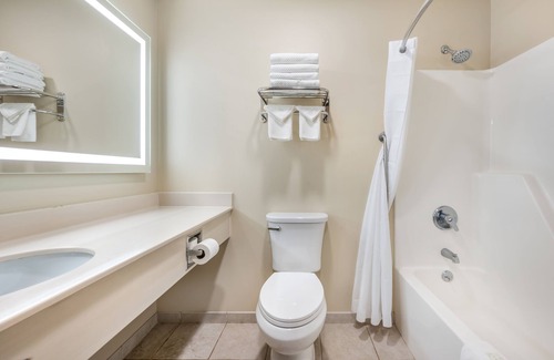 Richland Hotel | Quality Inn & Suites Rockport - Owensboro North (GOLD AWARD WINNER)