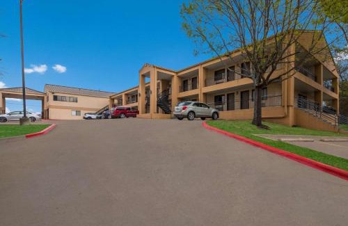 Round Rock Hotel | Quality Inn & Suites Round Rock