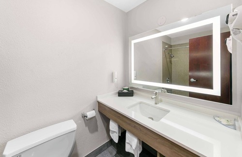 Central Sacramento Hotel | Quality Inn & Suites Sacramento Downtown Area
