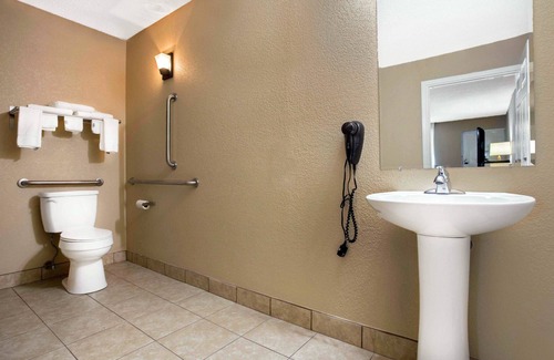 Charlotte Hotel | Quality Inn & Suites University Area