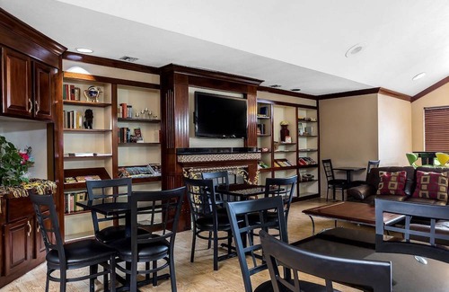 Columbia Hotel | Quality Inn & Suites Columbia I-70