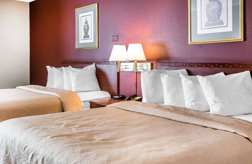 Elizabethtown Hotel | Quality Inn & Suites
