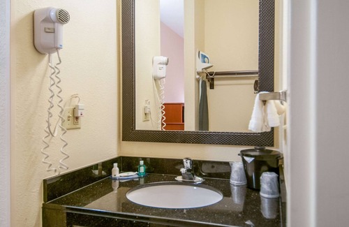 Tougaloo Hotel | Quality Inn & Suites