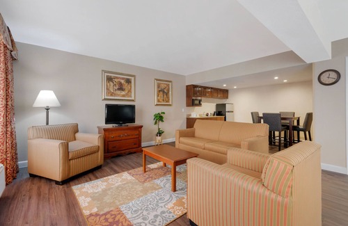 New Port Richey Hotel | Quality Inn & Suites Conference Center