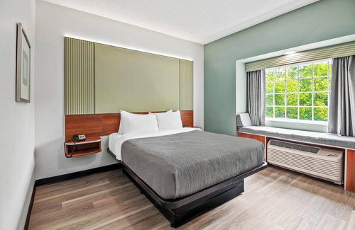 Meadowlands Hotel | Quality Inn & Suites