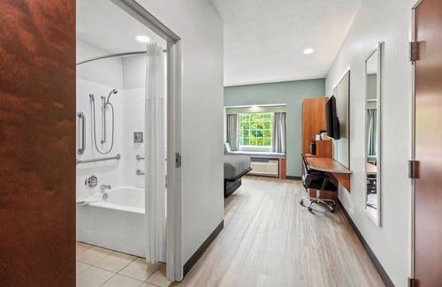 Meadowlands Hotel | Quality Inn & Suites