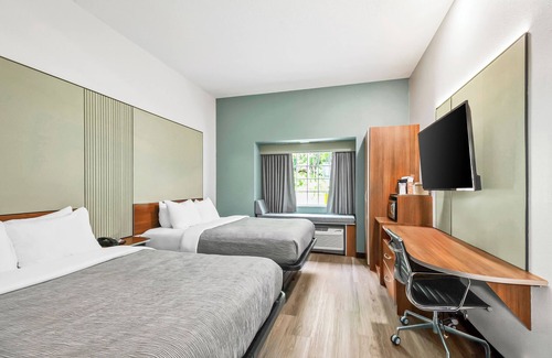 Meadowlands Hotel | Quality Inn & Suites