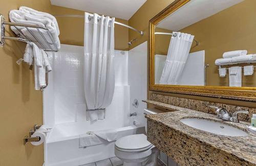 Westminster Hotel | Quality Inn & Suites Westminster Seal Beach