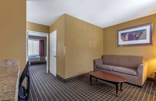 Westminster Hotel | Quality Inn & Suites Westminster Seal Beach