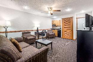 Traverse City Hotel | Quality Inn Traverse City