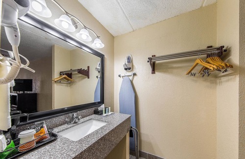 Forest City Hotel | Quality Inn