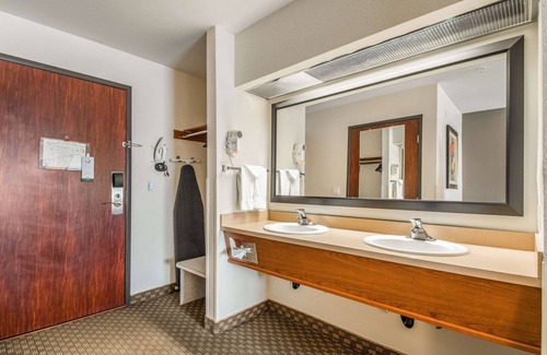 Gresham Hotel | Quality Inn
