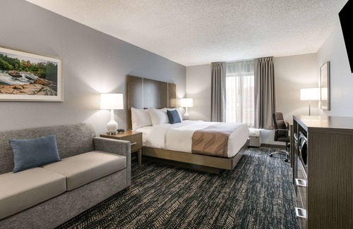 Marquette Hotel | Quality Inn