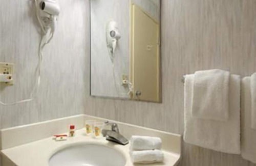 West Haven Hotel | Quality Inn