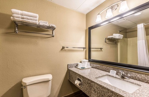 West Plains Hotel | Quality Inn