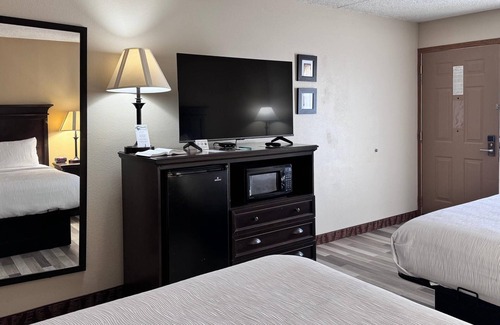 Branson Theater District Hotel | Quality Inn West