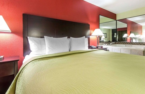 Sweetwater Hotel | Quality Inn West