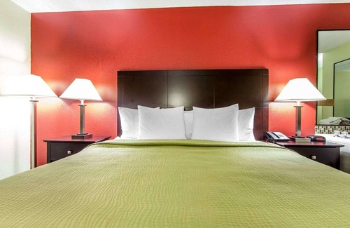 Sweetwater Hotel | Quality Inn West