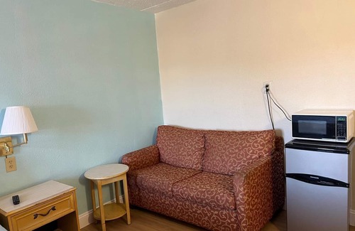 Richmond Hotel | Quality Quarters Inn