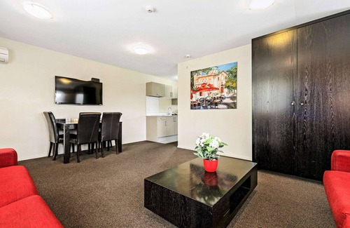 Riccarton Hotel | Quality Suites Amore