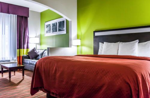 Biggar Hotel | Quality Suites Fort Myers I-75