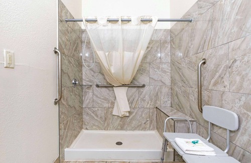 La Grange Hotel | Quality Suites La Grange