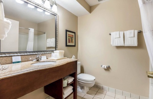 Paducah Hotel | Quality Suites Paducah I-24