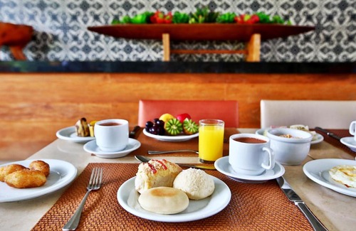 Costa Azul Hotel | Quality Suites São Salvador