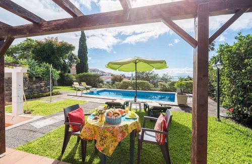 Garajau Villa | Villa de calidad - muy privado con piscina + jardín + barbacoa + 5 minutos a pie de Wi-Fi + de bar