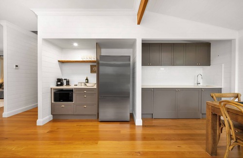 Berrima Casa | Quarry Hill Cottage, 1 minute walk into Berrima.