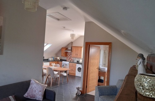 Magherafelt Apartamento | Quarry Loft; Apartamento con cocina en el corazón de Mid Ulster, Irlanda del Norte